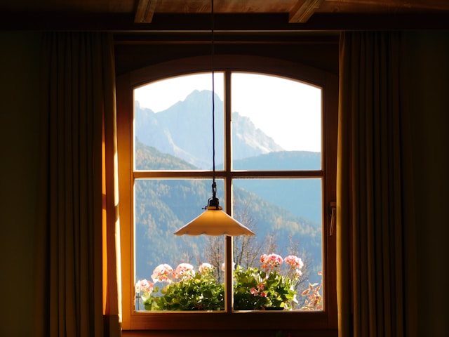 Printed Window Valances: How to Style Animal, Fruit, Rainbow, and Kitchen Window Designs