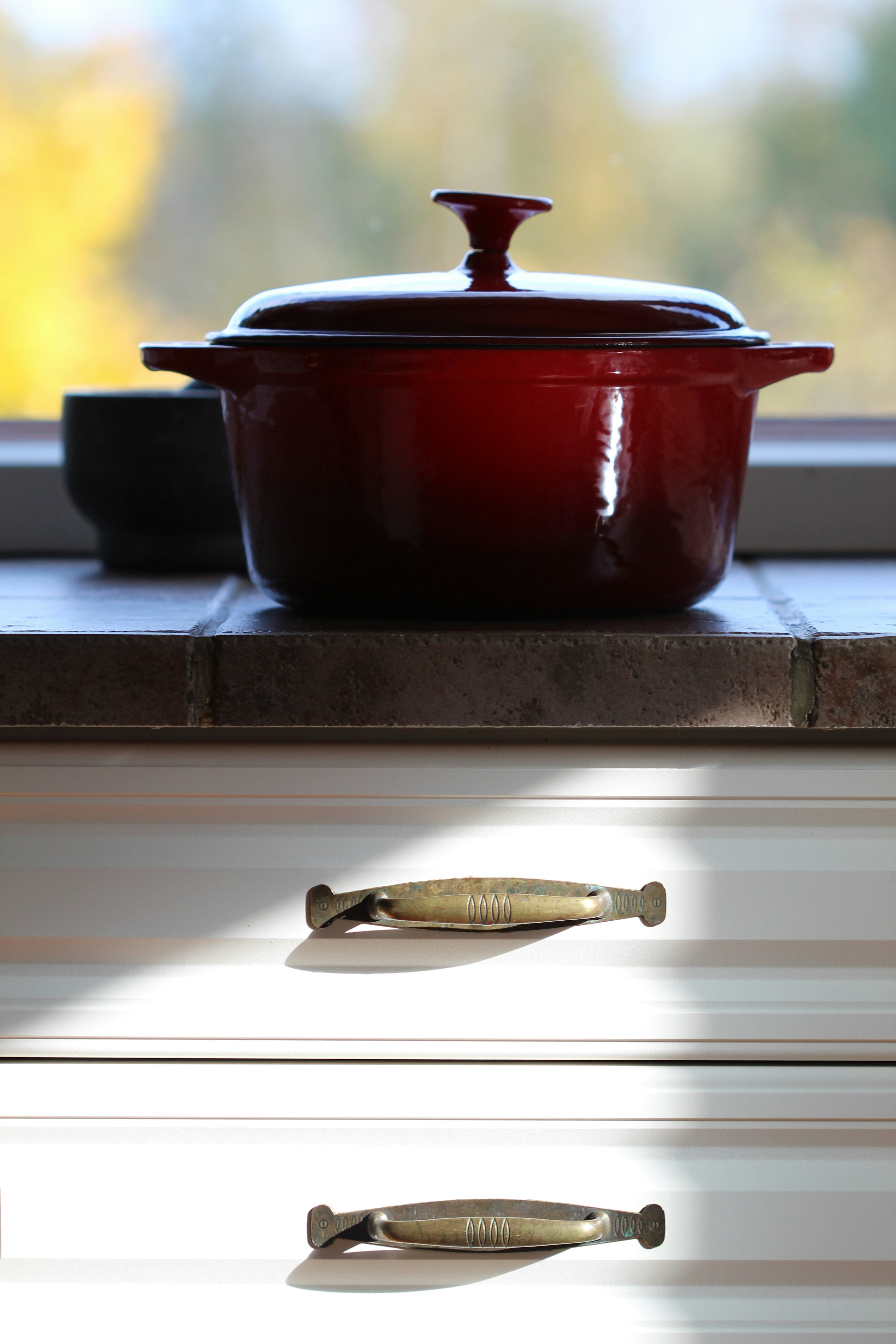 Oil Rubbed Bronze Cabinet Pulls: How to Style Traditional and Modern Spaces