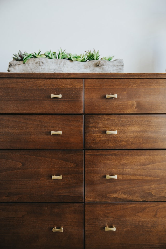 Easy Dresser Makeover Ideas Using Decorative Knobs and Pulls