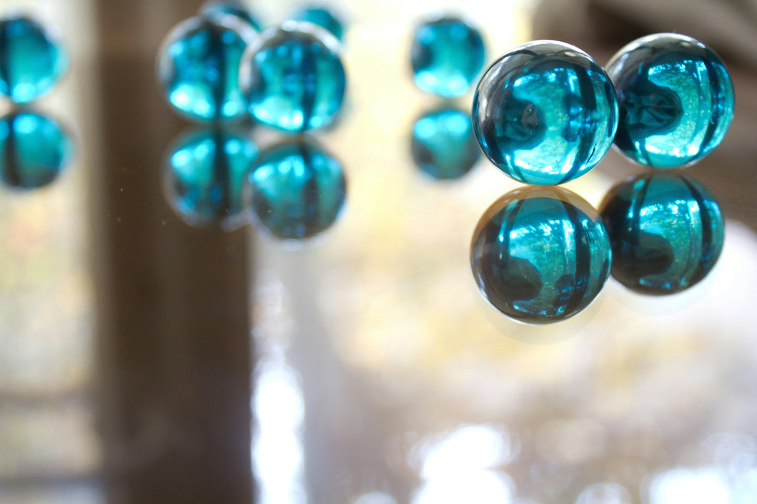 Crystal Bubble Knobs vs Ceramic Knobs: Choosing the Right Decorative Hardware
