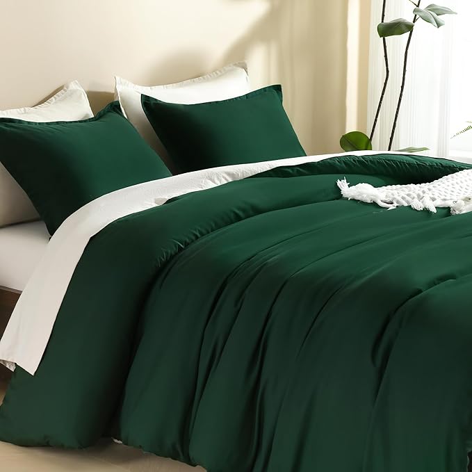 Litanika Dark Emerald Green Queen Comforter Set, 3 Pieces Solid Forest Bedding Set, All Season Fluffy Bed Set (90x90In Comforter & 2 Pillowcases)