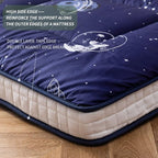 MAXYOYO Navy Space Adventure Futon Mattress, Padded Japanese Floor Mattress Quilted Bed Mattress Topper, Extra Thick Folding Sleeping Pad Breathable Floor Lounger Guest Bed for Camping Couch, Queen