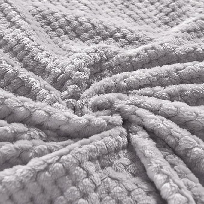 Exclusivo Mezcla Fleece Throw Blanket Extra Large, Super Soft and Warm Blankets for Couch, Sofa and Bed Waffle Textured, Cozy, Fuzzy and Lightweight (Light Grey, 50x70 Inches)