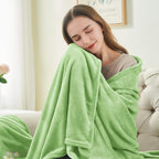 BEDELITE Fleece Blankets Queen Size Grass Green Throw Blankets for Bed, Luxury Plush Cozy Fuzzy Blanket 90x90 inches, Super Soft Warm Lightweight Throw Blanket All Seasons Suitable