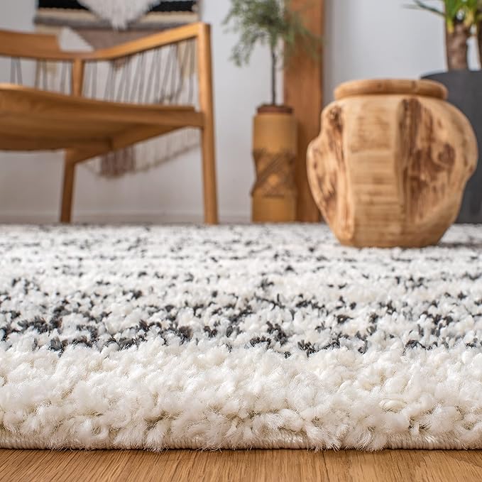 SAFAVIEH Arizona Shag Collection Area Rug - 3'2" Round, Ivory & Black, Moroccan Design, 1.6-inch Thick, Non-Shedding, Ideal for High Traffic Areas in Living Room, Bedroom, Dining (ASG741Z-3R)