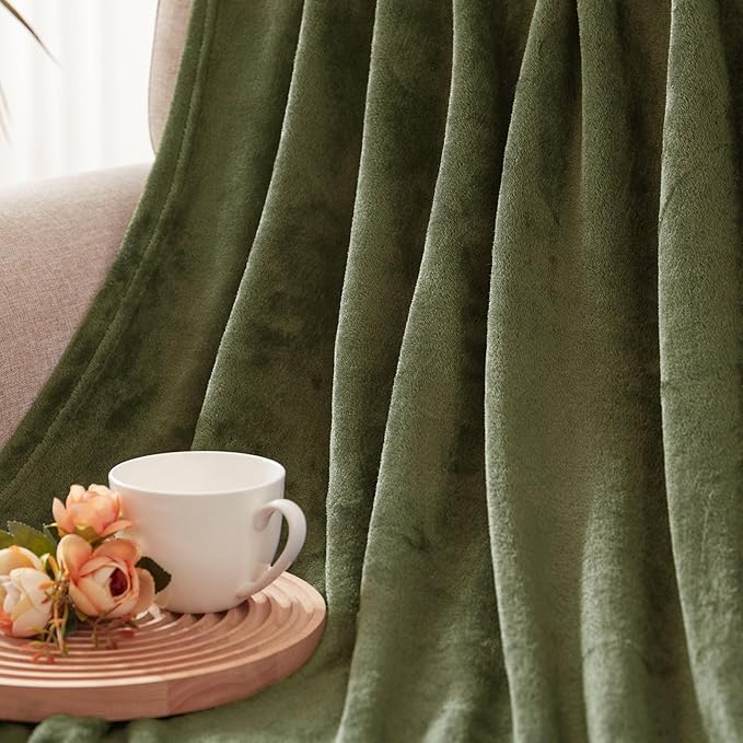 Exclusivo Mezcla Fleece Blanket Twin Size for Bed, Super Soft and Warm, All Season Use, Cozy, Plush, Lightweight, 60x80 Inches Olive Green