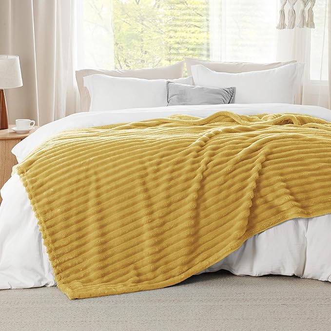Bedsure GentleSoft Honey Full Blanket for Couch - Cozy Soft Blankets for Women, Cute Small Fleece Throws for Girls, Birthday Gifts for Women Decor Gifts for Mom, 84x90 Inches