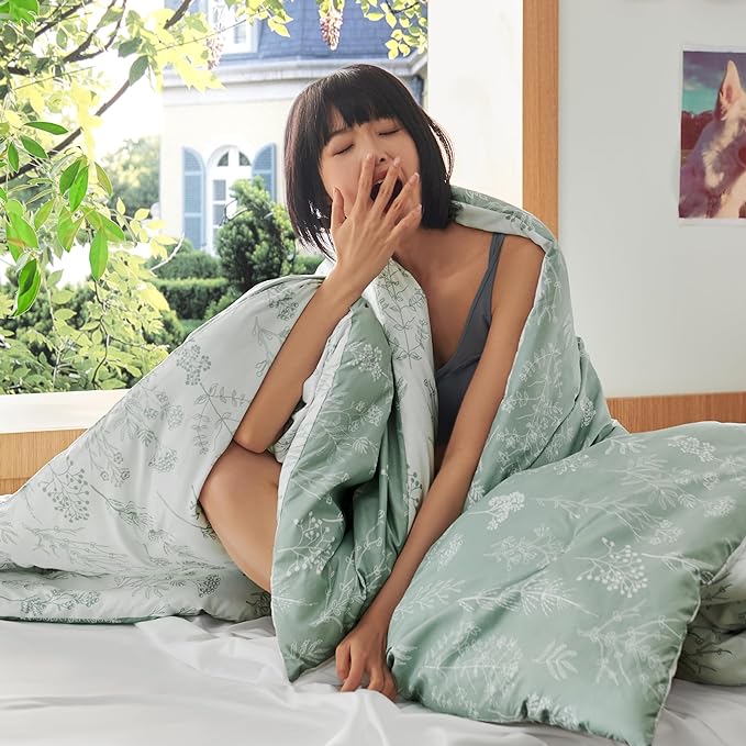 Bedsure Twin/Twin XL Comforter Set - Sage Green Bed Set, 2 Pieces Cute Floral Bedding, 1 Soft Reversible Botanical Flowers Comforter and 1 Pillow Sham