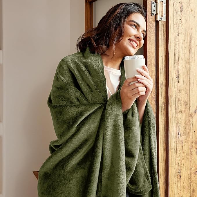 Exclusivo Mezcla Fleece Blanket Twin Size for Bed, Super Soft and Warm, All Season Use, Cozy, Plush, Lightweight, 60x80 Inches Olive Green