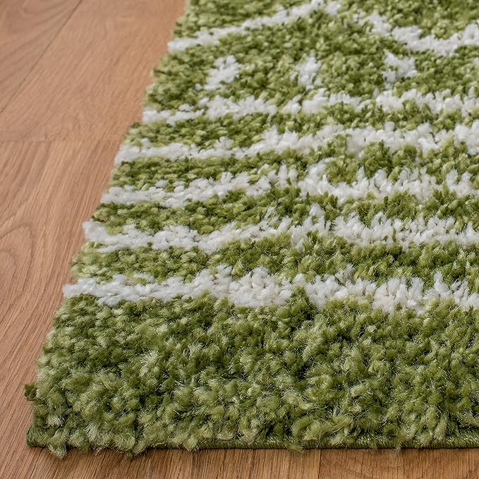 SAFAVIEH Arizona Shag Collection Area Rug - 6'7" x 9'2", Green & Ivory, Moroccan Design, Non-Shedding & Easy Care, 1.6-inch Thick Ideal for High Traffic Areas in Living Room, Bedroom (ASG741X)