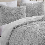 King Luxury Faux Fur Comforter Set - Soft & Breathable 7-Piece Bedding Collection - 1 Comforter, 1 Fitted Sheet, 1 Flat, 2 Pillowcases, 2 Pillow Shams - Deep Pocket - Premium Quality, Silver