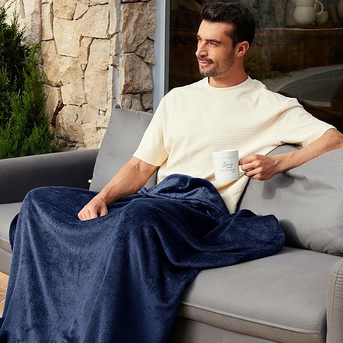 Exclusivo Mezcla Fleece Blanket King Size for Bed, Super Soft and Warm, All Season Use, Cozy, Plush, Lightweight, 90x104 Inches, Navy Blue