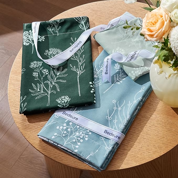 Bedsure Twin/Twin XL Comforter Set - Emerald Bed Set, 2 Pieces Cute Floral Bedding, 1 Soft Reversible Botanical Flowers Comforter and 1 Pillow Sham