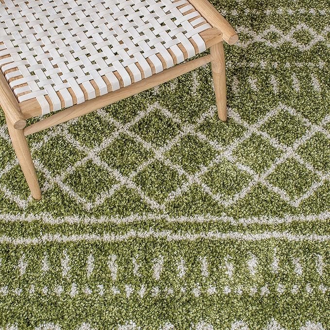 SAFAVIEH Arizona Shag Collection Area Rug - 6'7" x 9'2", Green & Ivory, Moroccan Design, Non-Shedding & Easy Care, 1.6-inch Thick Ideal for High Traffic Areas in Living Room, Bedroom (ASG741X)