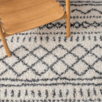 SAFAVIEH Arizona Shag Collection Accent Rug - 4' x 6', Ivory & Black, Moroccan Design, Non-Shedding & Easy Care, 1.6-inch Thick Ideal for High Traffic Areas in Entryway, Living Room, Bedroom (ASG741Z)